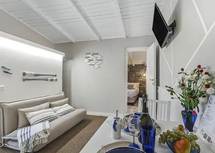 La Casa Fra Gli Ulivi Luxury With Pool Near Cinque Terre And Tuscany 4* Montemarcello