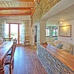 ゲストハウス La Casa Fra Gli Ulivi Luxury With Pool Near Cinque Terre And Tuscany 4*