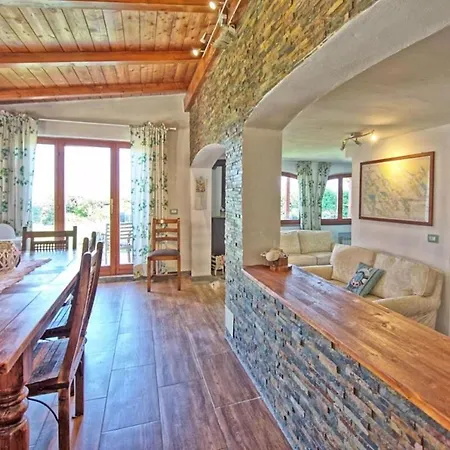 Affittacamere La Casa Fra Gli Ulivi Luxury With Pool Near Cinque Terre And Tuscany 4*
