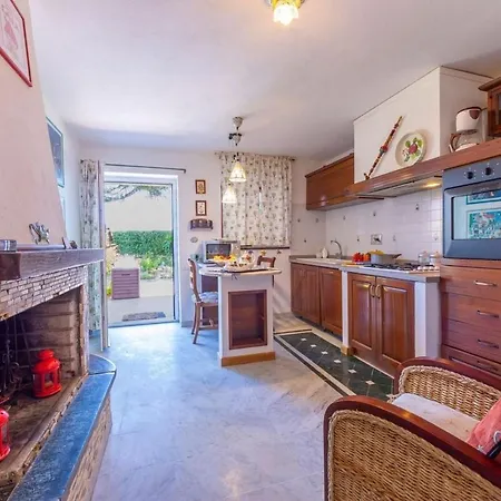 La Casa Fra Gli Ulivi Luxury With Pool Near Cinque Terre And Tuscany 4*