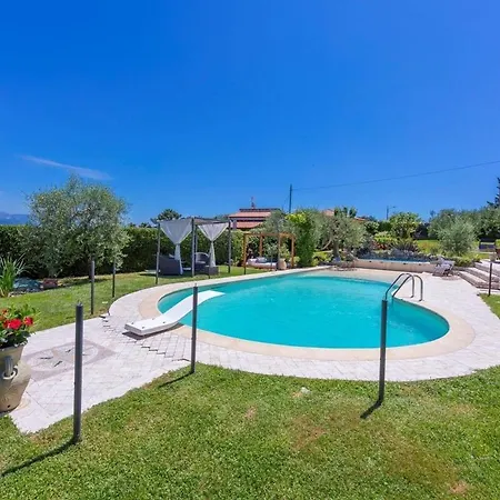 Gæstehus La Casa Fra Gli Ulivi Luxury With Pool Near Cinque Terre And Tuscany 4*