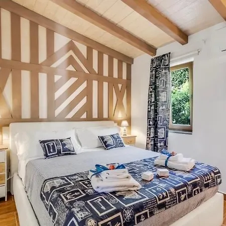 ゲストハウス La Casa Fra Gli Ulivi Luxury With Pool Near Cinque Terre And Tuscany 4*