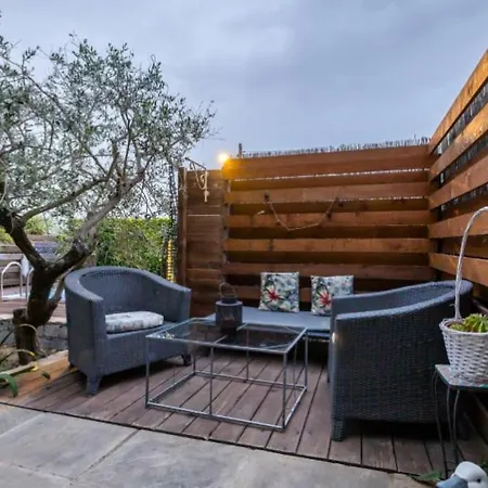 ゲストハウス La Casa Fra Gli Ulivi Luxury With Pool Near Cinque Terre And Tuscany