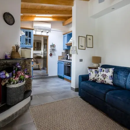 Гостевой дом La Casa Fra Gli Ulivi Luxury With Pool Near Cinque Terre And Tuscany Монте-Марчелло