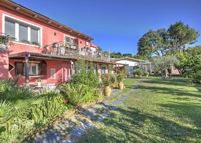 La Casa Fra Gli Ulivi Luxury With Pool Near Cinque Terre And Tuscany Maison d'hôtes 4*